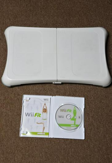 Wii Fit [Balance Board Bundle] photo