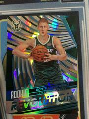 Donte DiVincenzo [Cubic] Basketball Cards 2018 Panini Revolution Rookie Prices