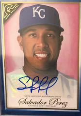 Salvador Perez [Autograph Blue] #100 Baseball Cards 2019 Topps Gallery Prices