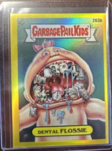 Dental FLOSSIE [Gold Refractor] #203b 2022 Garbage Pail Kids Chrome