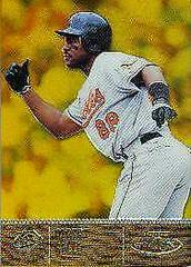 Albert Belle [Class 2 Gold] #3 Baseball Cards 2001 Topps Gold Label Prices