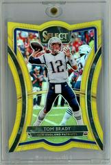 Tom Brady [Die Cut Gold Prizm] #101 Football Cards 2019 Panini Select Prices