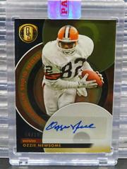 Ozzie Newsome [Sapphire] #GO-OZ Football Cards 2023 Panini Gold Standard Golden Oldies Autographs Prices