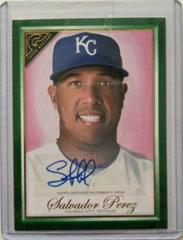 Salvador Perez [Autograph Green] #100 Baseball Cards 2019 Topps Gallery Prices