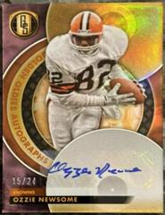 Ozzie Newsome [Rose Gold] #GO-OZ Football Cards 2023 Panini Gold Standard Golden Oldies Autographs Prices