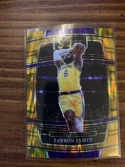 LeBron James [Gold Shimmer] #100 Basketball Cards 2021 Panini Select Prices