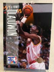 Hakeem Olajuwon #178 Basketball Cards 1994 SkyBox Prices