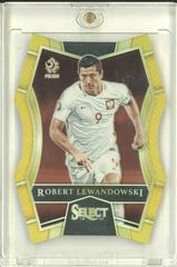 Robert Lewandowski [Gold Prizm Die Cut] Soccer Cards 2016 Panini Select Prices