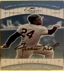 Willie Mays [Significant Signatures] Baseball Cards 2001 Donruss Classics Prices