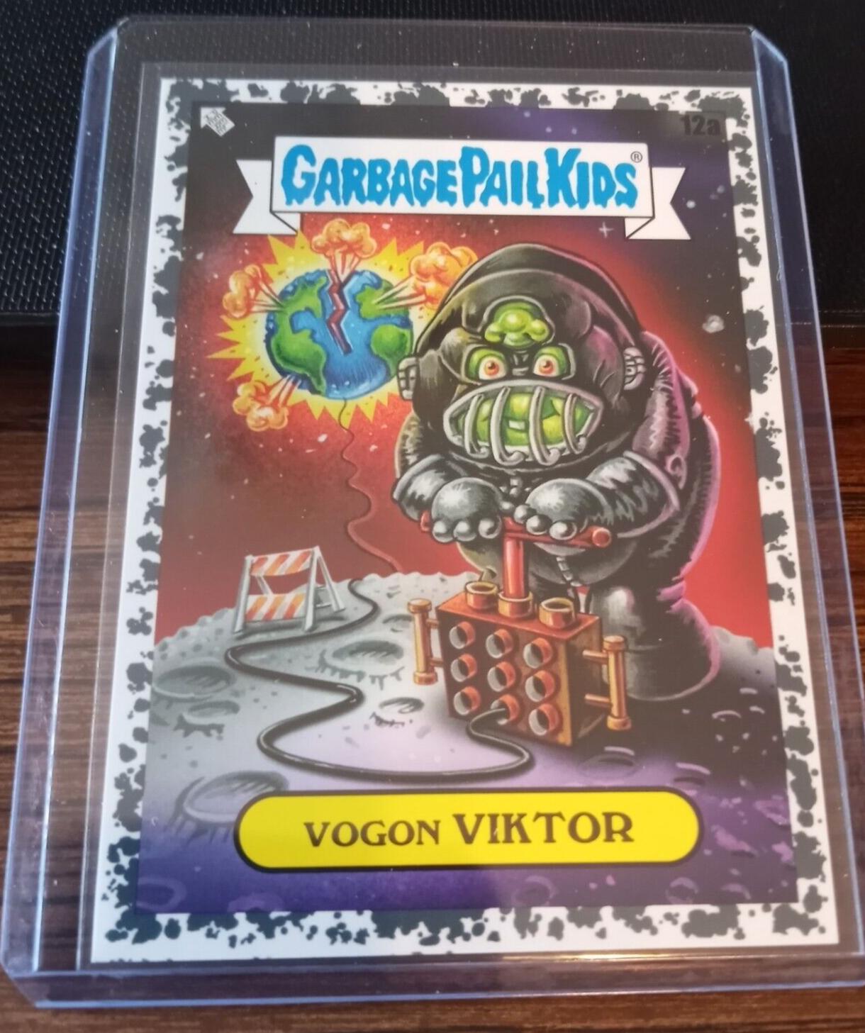 Vogon Viktor [Grey] #12a Garbage Pail Kids Intergoolactic Mayhem