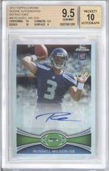 Russell Wilson [Stands in Background Autograph Refractor] #40 Football Cards 2012 Topps Chrome Prices