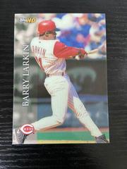 Barry Larkin #10 Baseball Cards 2000 Topps H.D Prices