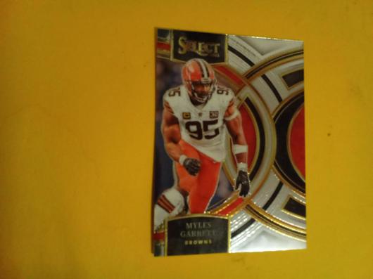 Myles Garrett [Black Gold Prizm Die-Cut] #152 photo