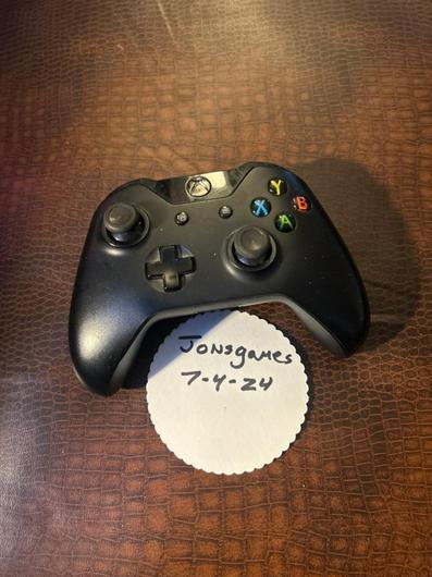 Xbox One Black Wireless Controller photo