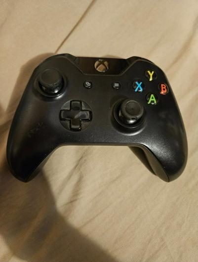 Xbox One Black Wireless Controller photo