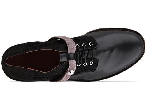 New Kid Remy Osol in Black at Solestruck