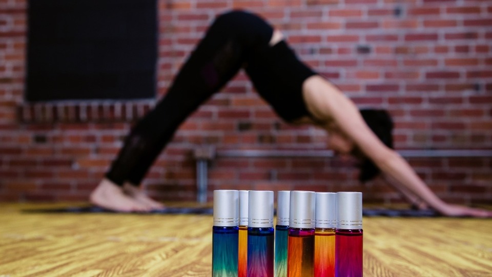 Online Yoga And Essential Oils For Emotional Wellbeing 4 Yoga Class Essential Oils Package By Essential Flow Yoga