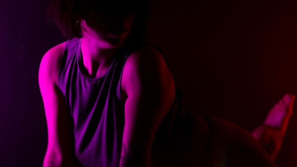 DANCE THE CONTRAST