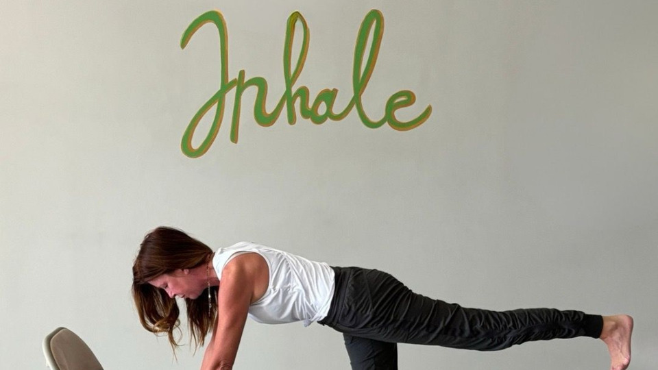Van Gough-ga - Yoga and Painting instruction