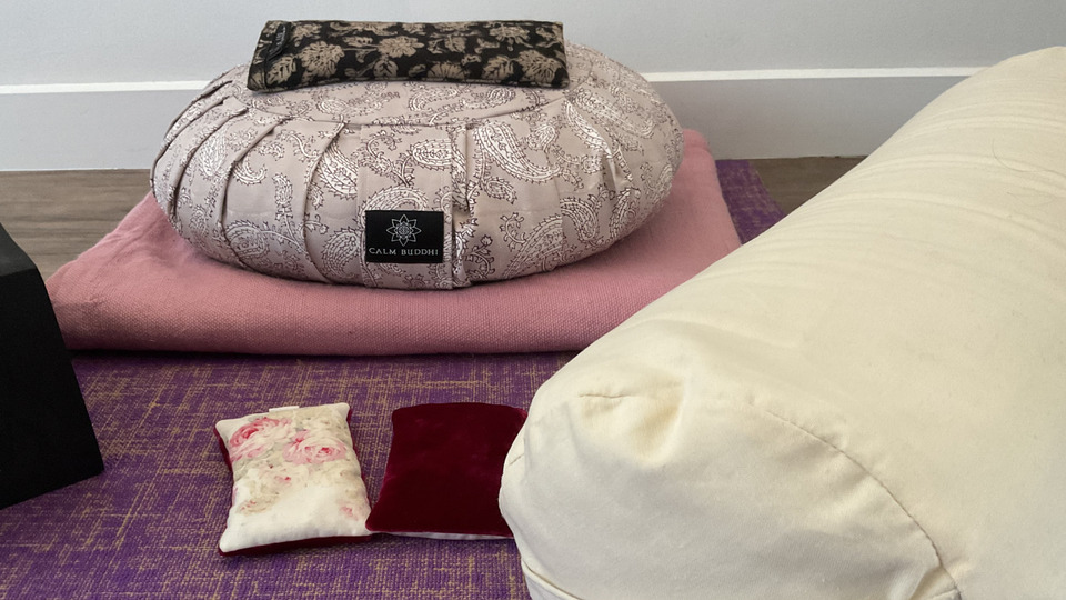 The Mat Connection Studio Yin Yoga 5 Class Package