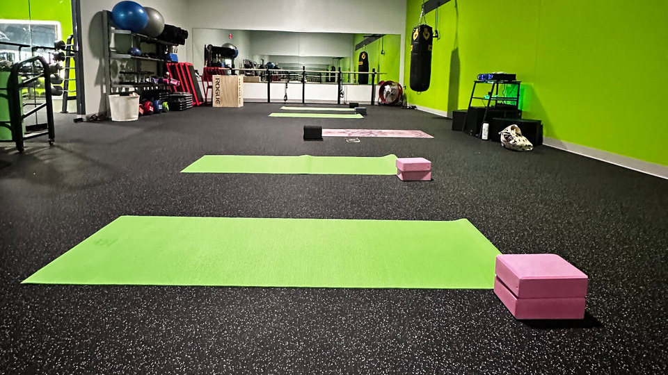 Thursday evening yoga at Neighborhood Fit in Soddy Daisy TN 