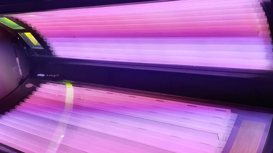 Hybrid Tanning Bed Single Session Hybrid Tanning Bed Single Session