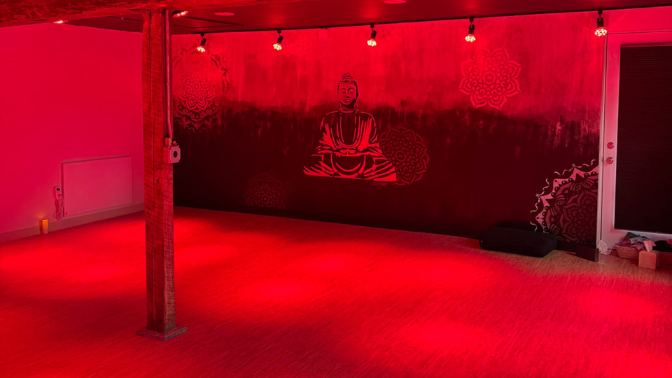 Heated Power flow with red light therapy