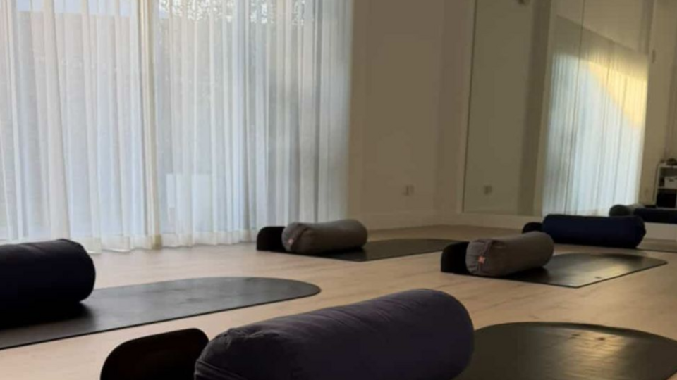 70 minute Yin Yoga - Meditation studio session