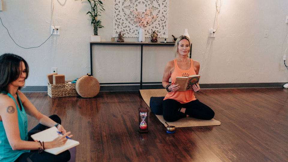 Meditation and Journal Therapy, Calm, Reflect, Grow A Monday Mastery Series with Melissa
