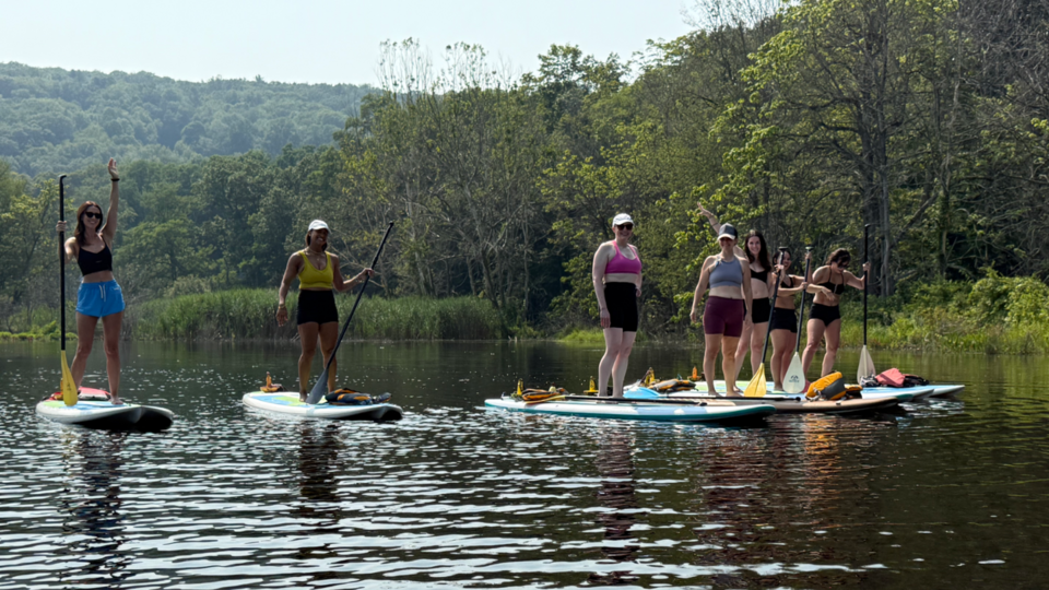SUP yoga (BYOBoard)