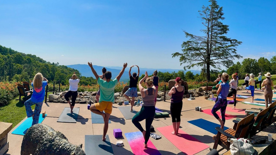 🌲 Yoga on the Green 🌲 at Switzerland Inn 🌲 