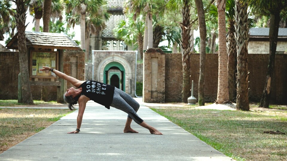 OUTDOOR Core & Calm @ the Courtyard