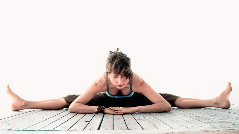10 Yoga Poses for Psoas Stretch - YOGA PRACTICE
