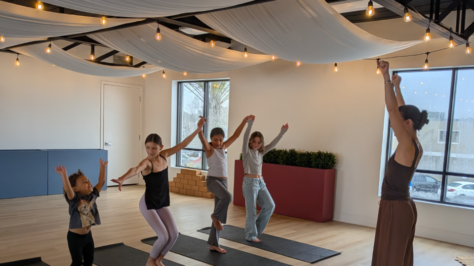 Mindful Minis (little kids yoga)